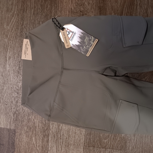Avalanche Olive Green Leggings Size S New - Picture 2 of 4